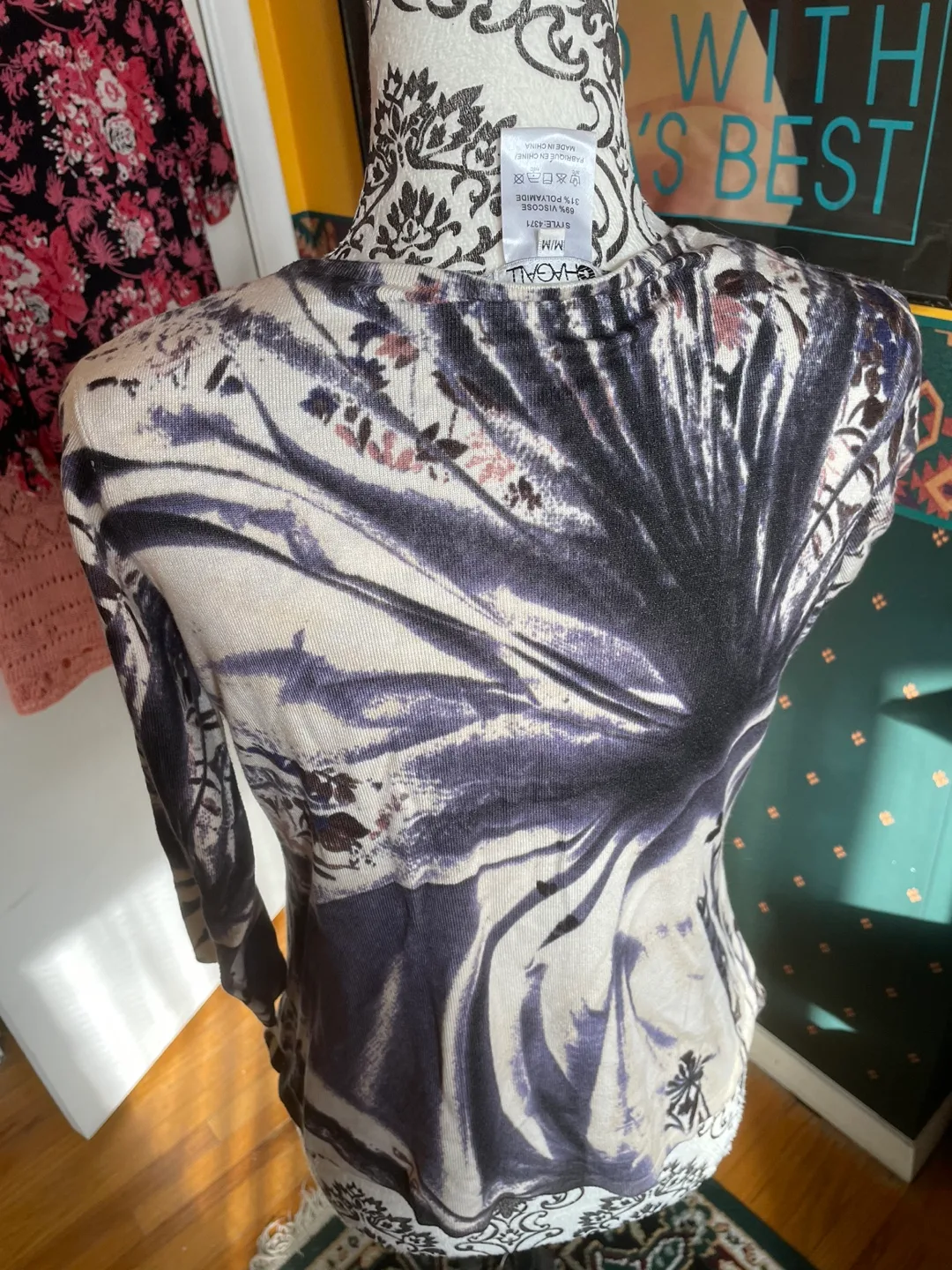 Chagall V-neck Top with Rhinestones image indicator(3)