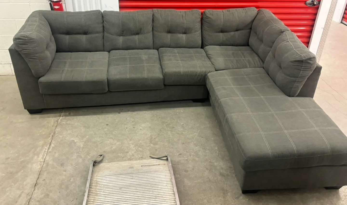 Grey Sectional Sofa image indicator(3)