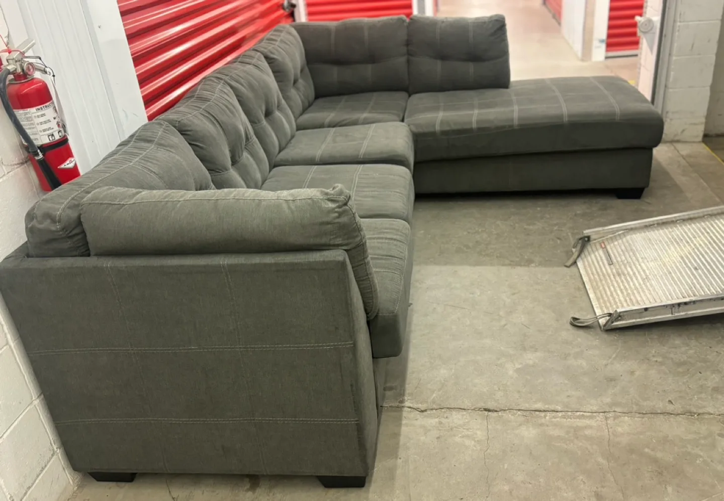 Grey Sectional Sofa image indicator(5)
