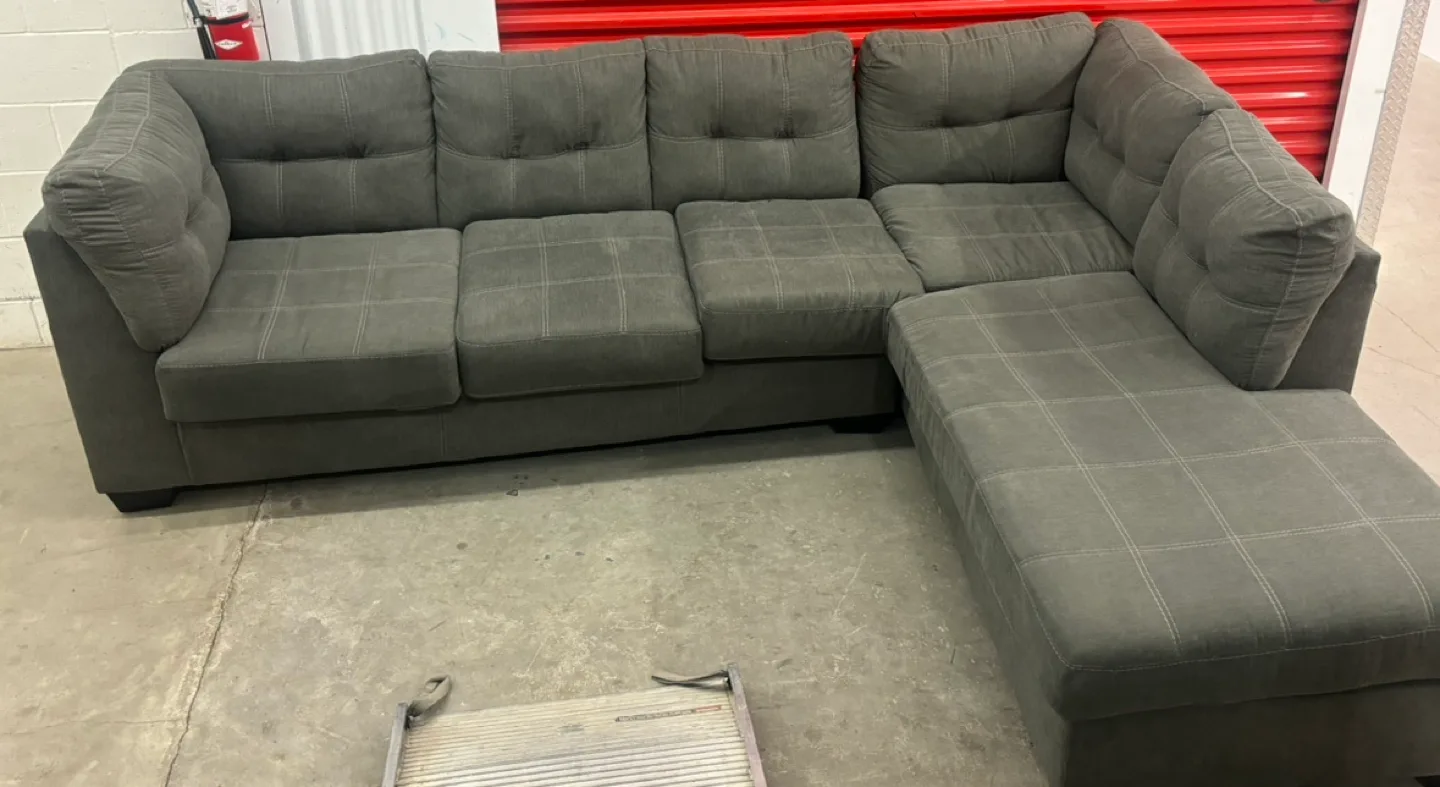 Grey Sectional Sofa image indicator(6)