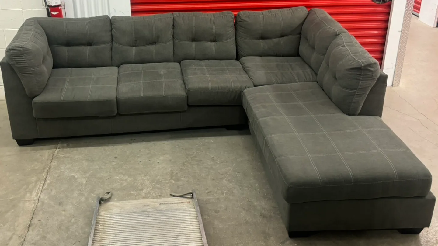 Grey Sectional Sofa image indicator(4)