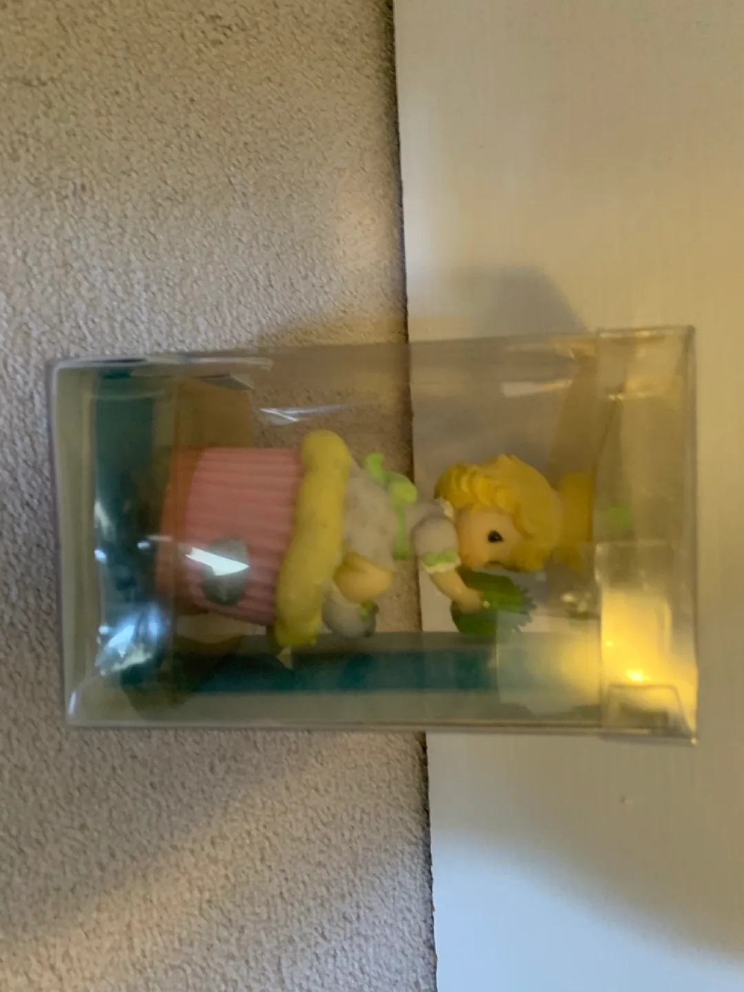 Precious Moments December Figurine image indicator(2)