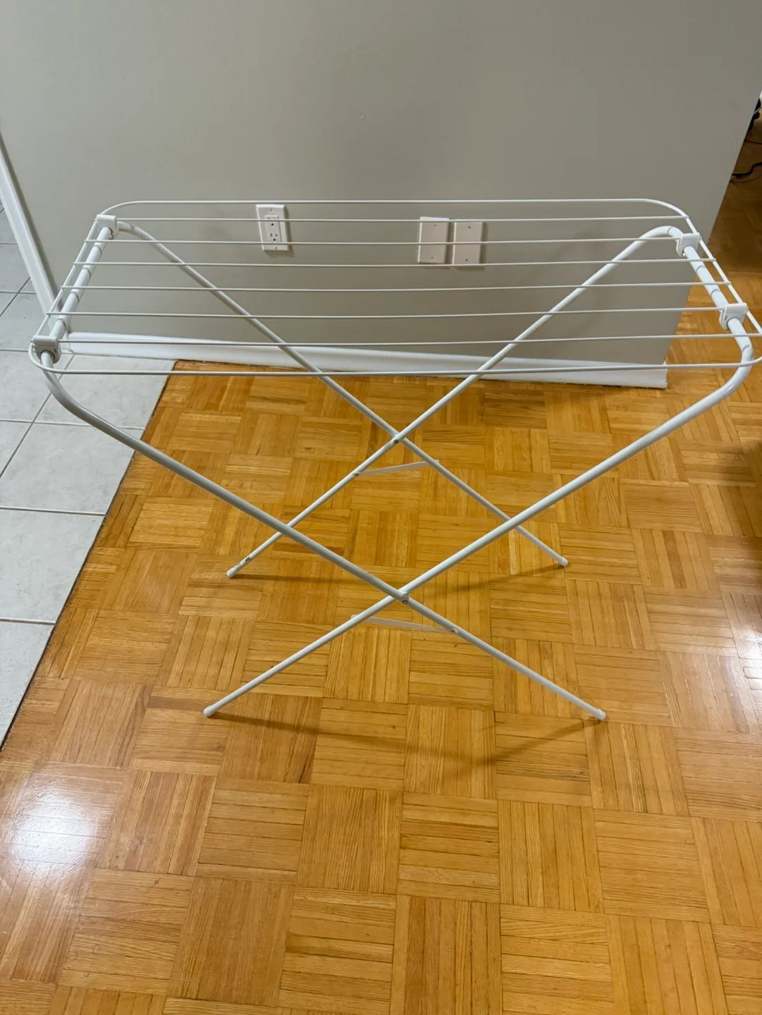 White Foldable Clothes Drying Rack thumbnail