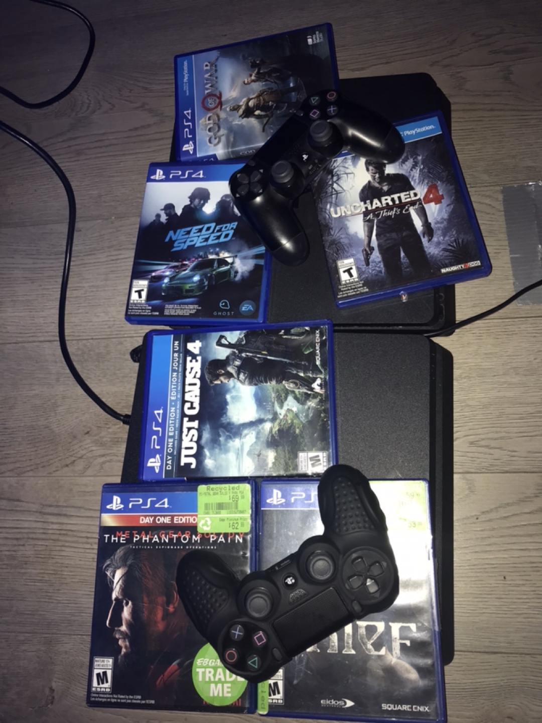 PS4 Console with Games and Controller - photo 2