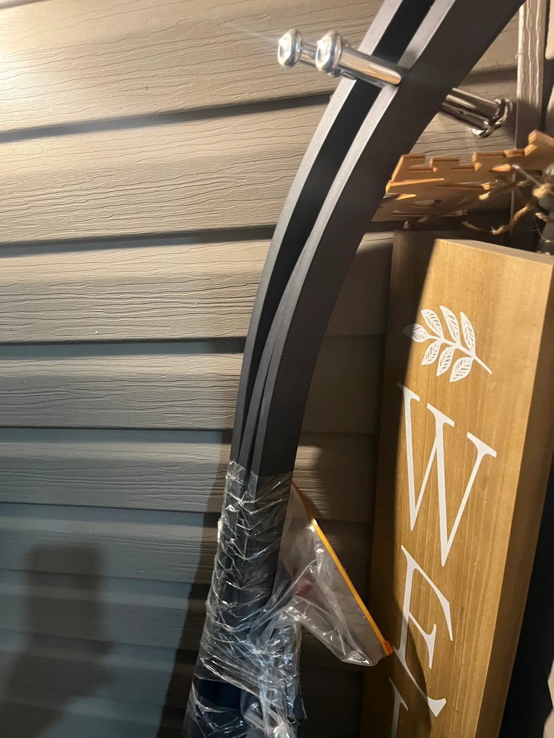 Black Metal Arch coat hanger image indicator(2)