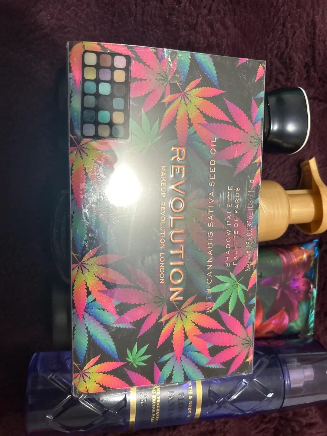Bath & Body Works  + Makeup Revolution Eyeshadow Palette image indicator(2)