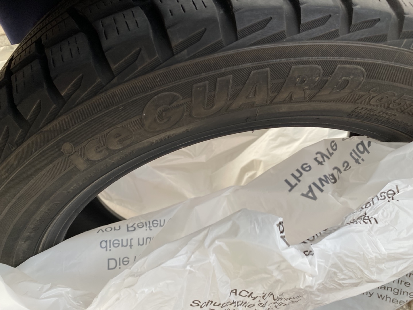 Yokohama IceGuard IG51 Winter Tire set - photo 3