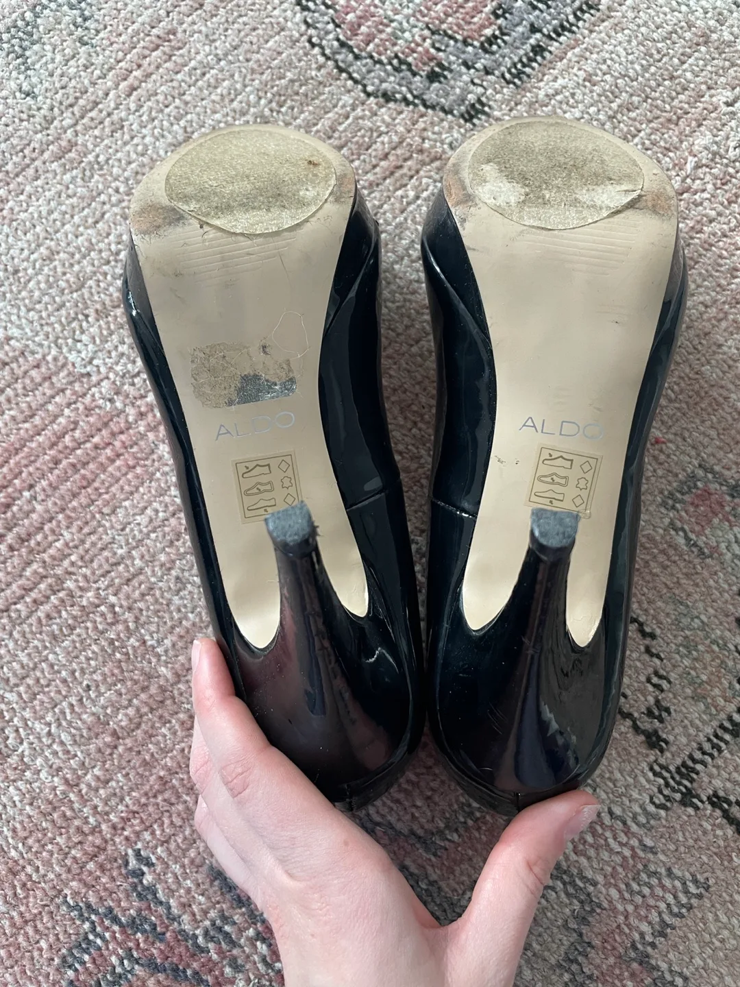 Black Patent Leather Aldo Heels image indicator(4)