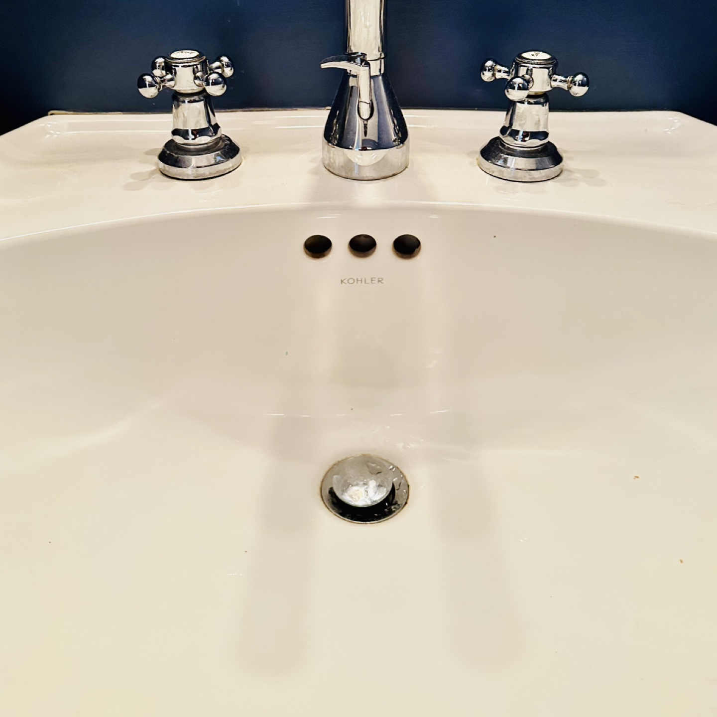 Kohler Pedestal Bathroom Sink - photo 2
