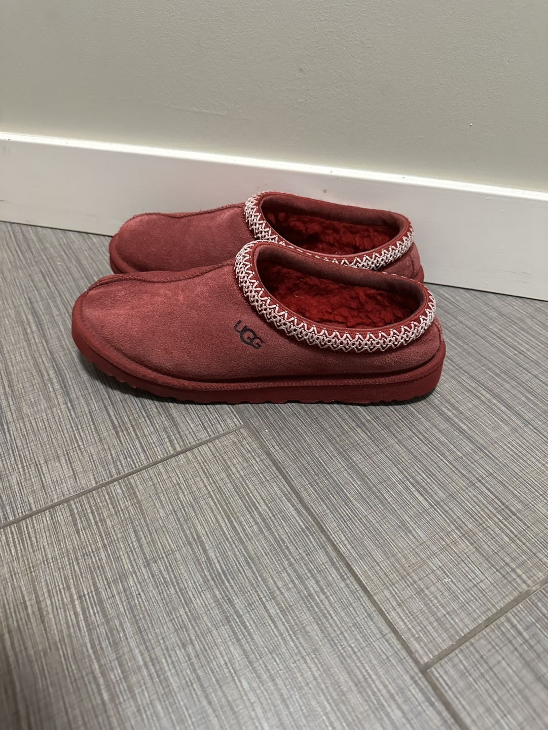 UGG Red Slippers - photo 4