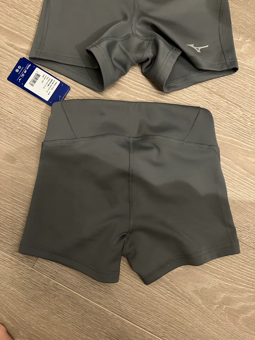BNWT Mizuno Volleyball Shorts image indicator(4)