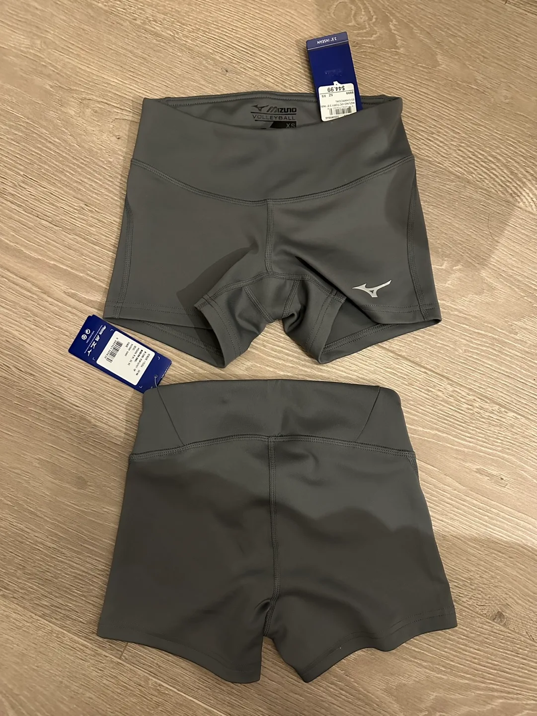 BNWT Mizuno Volleyball Shorts image indicator(2)