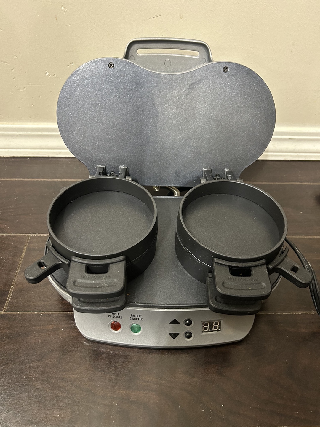 Hamilton Beach Dual Breakfast Sandwich Maker - photo 2