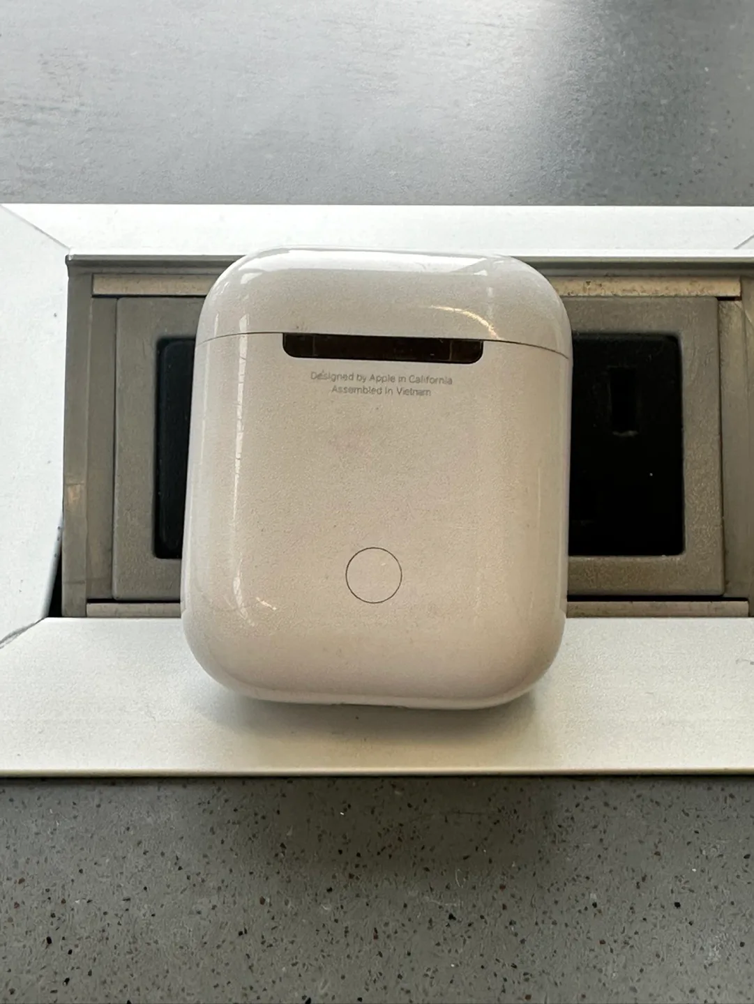 Apple Airpods Charging Case image indicator(3)