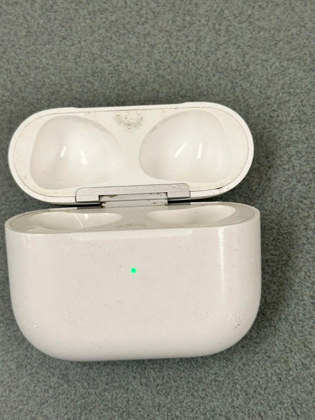 Apple AirPods Charging Case image indicator(2)