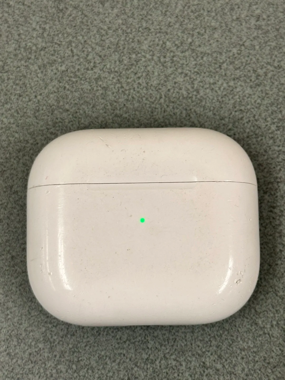 Apple AirPods Charging Case image indicator(3)
