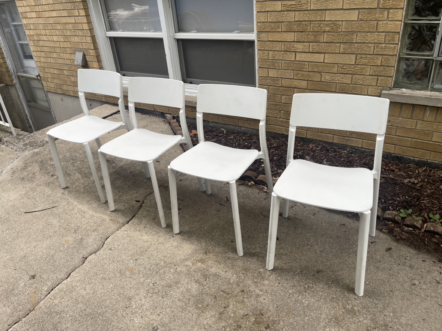IKEA 5-piece White Dining Set - photo 3