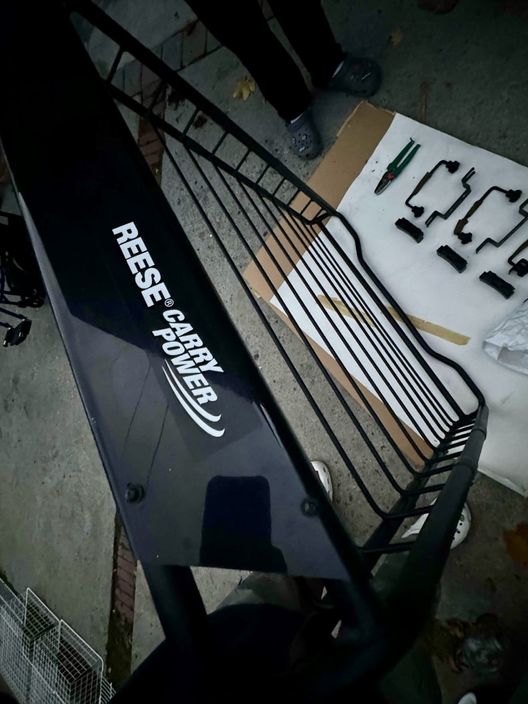 Reese carry power rooftop cargo basket