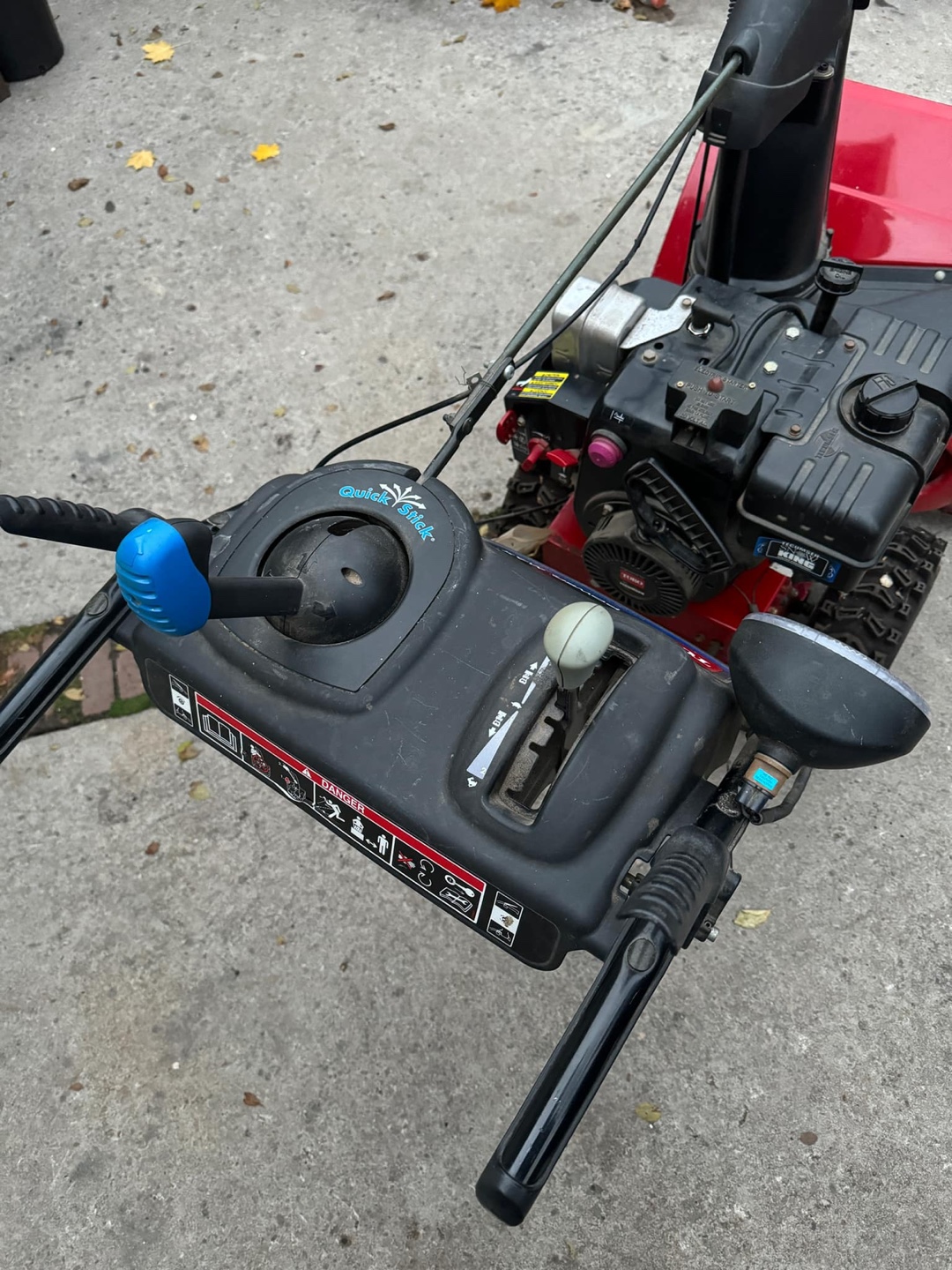 Toro Powermax 826 LE snowblower - photo 2