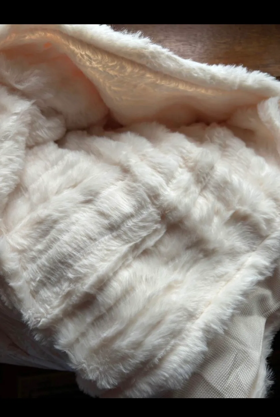 White Plush Sofa Cover L image indicator(3)