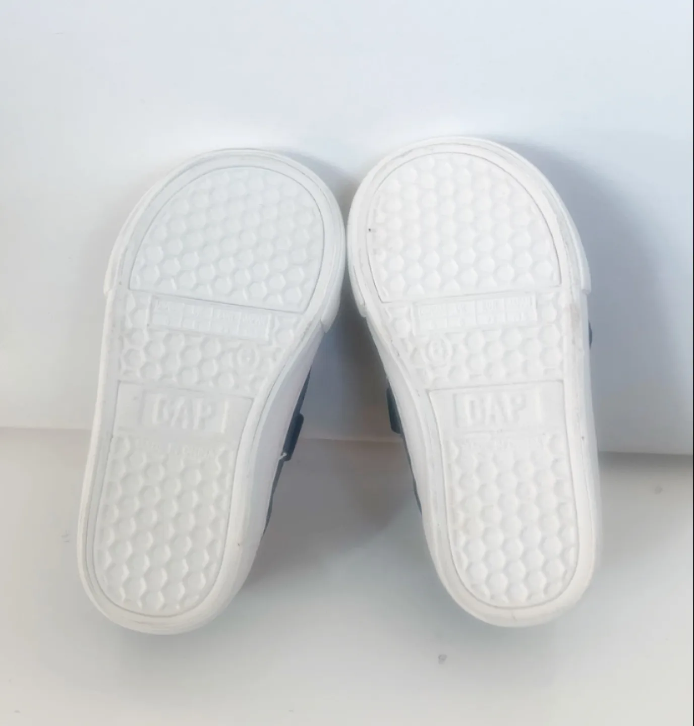 Baby Gap Navy Blue Sneakers with Orange Accents Size 4 image indicator(3)