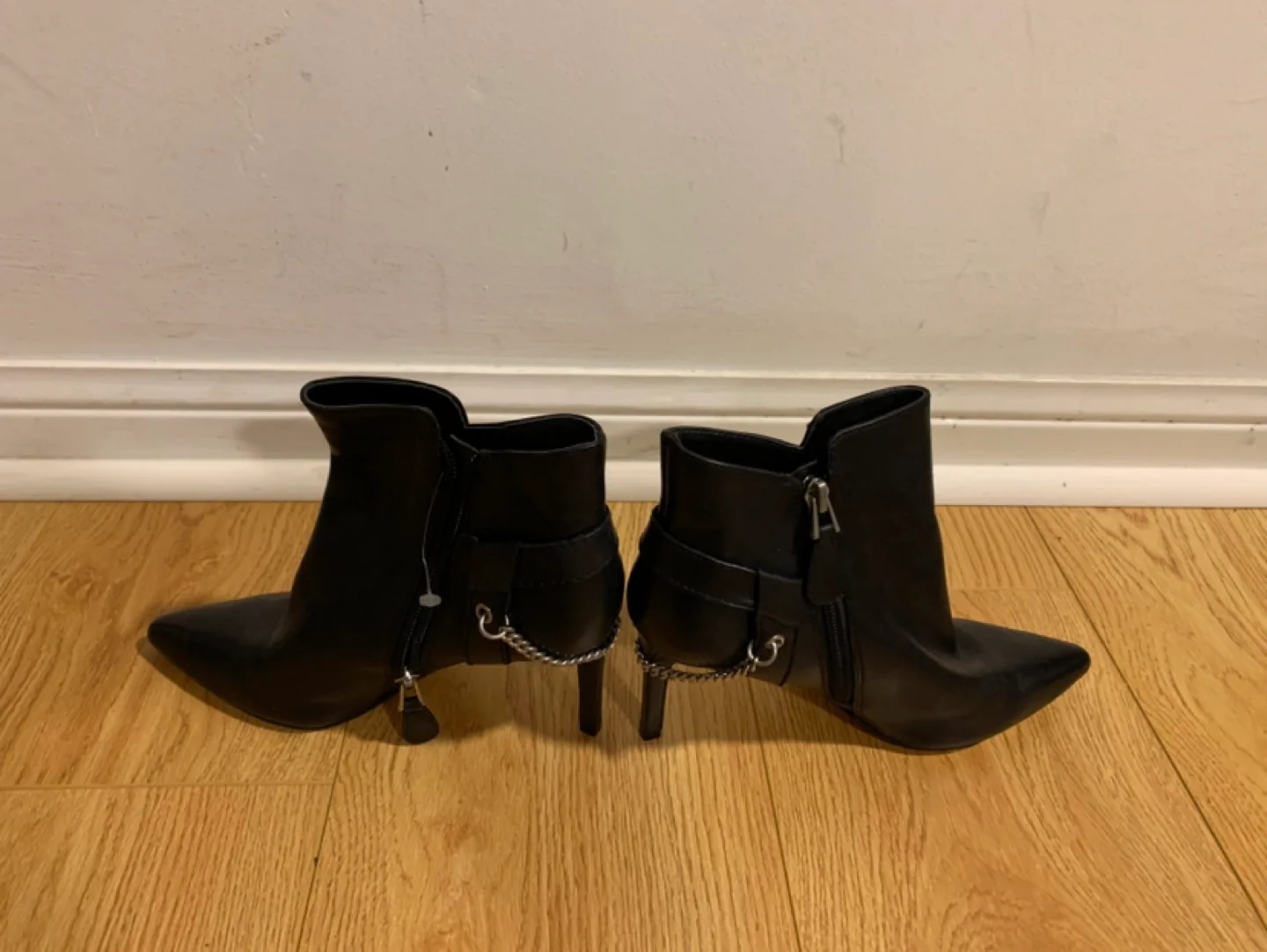 NEW Guess Black Leather Ankle Boots in size 6. image indicator(4)