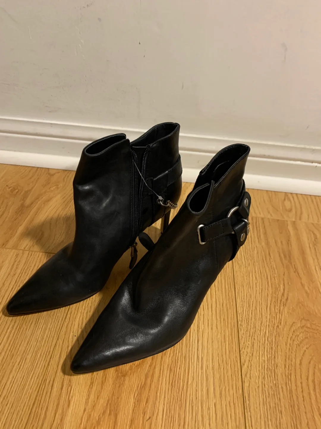 NEW Guess Black Leather Ankle Boots in size 6. image indicator(2)