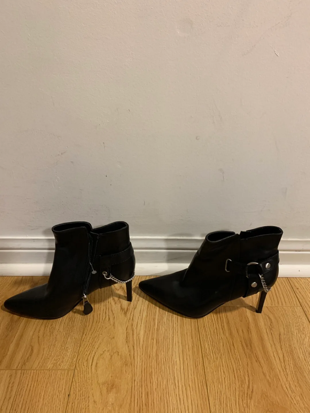 NEW Guess Black Leather Ankle Boots in size 6. image indicator(3)