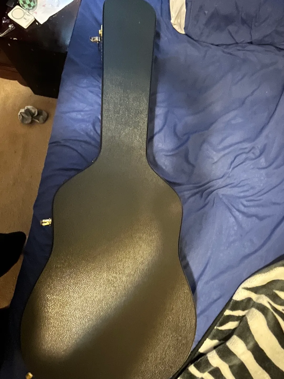 Fender Acoustic Guitar with Case image indicator(2)