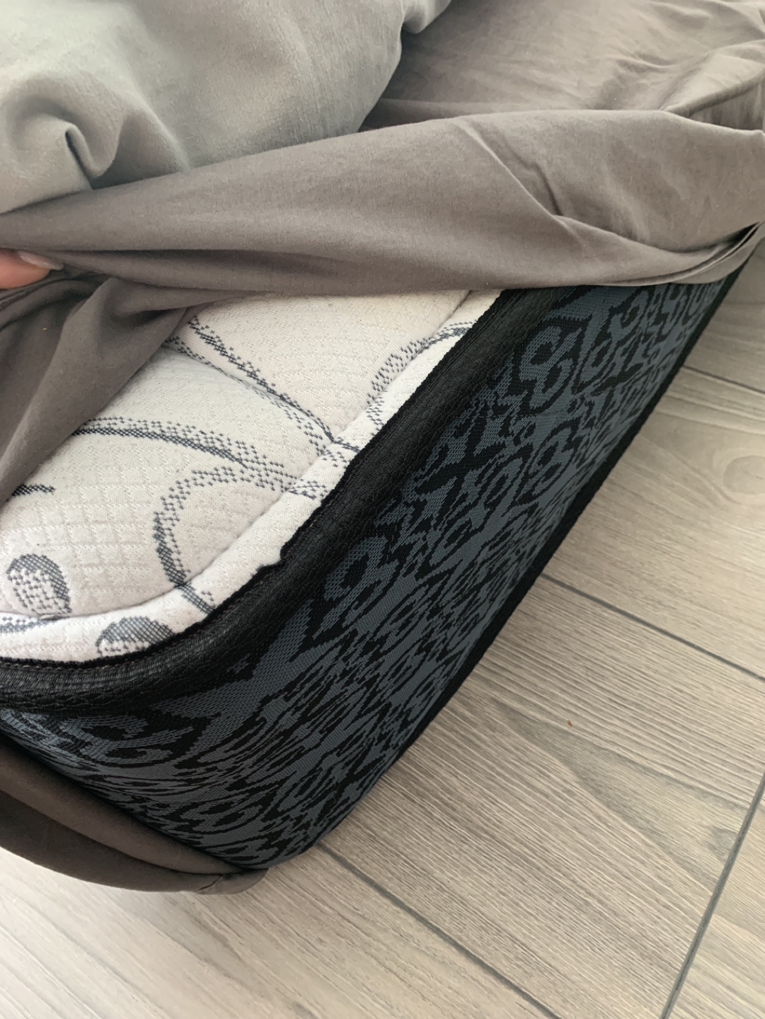 Queen Mattress for FREE !!! - photo 3