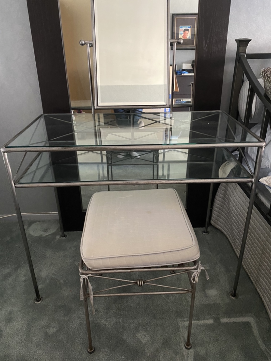 Metal Vanity Set with Mirror