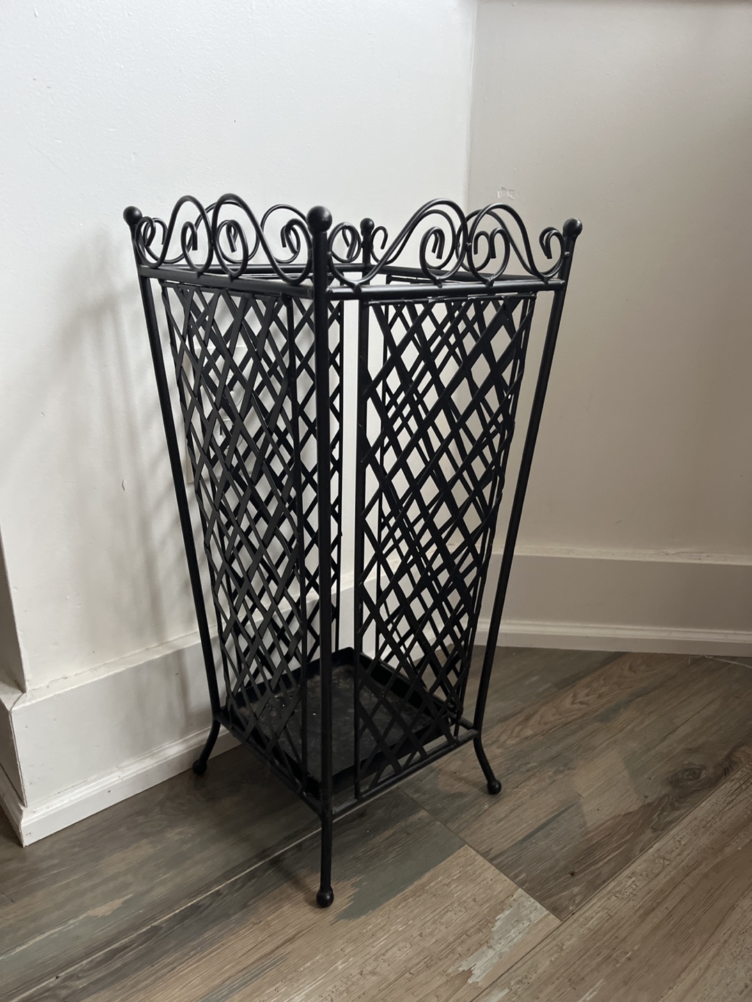 Black Metal Umbrella Stand - photo 3