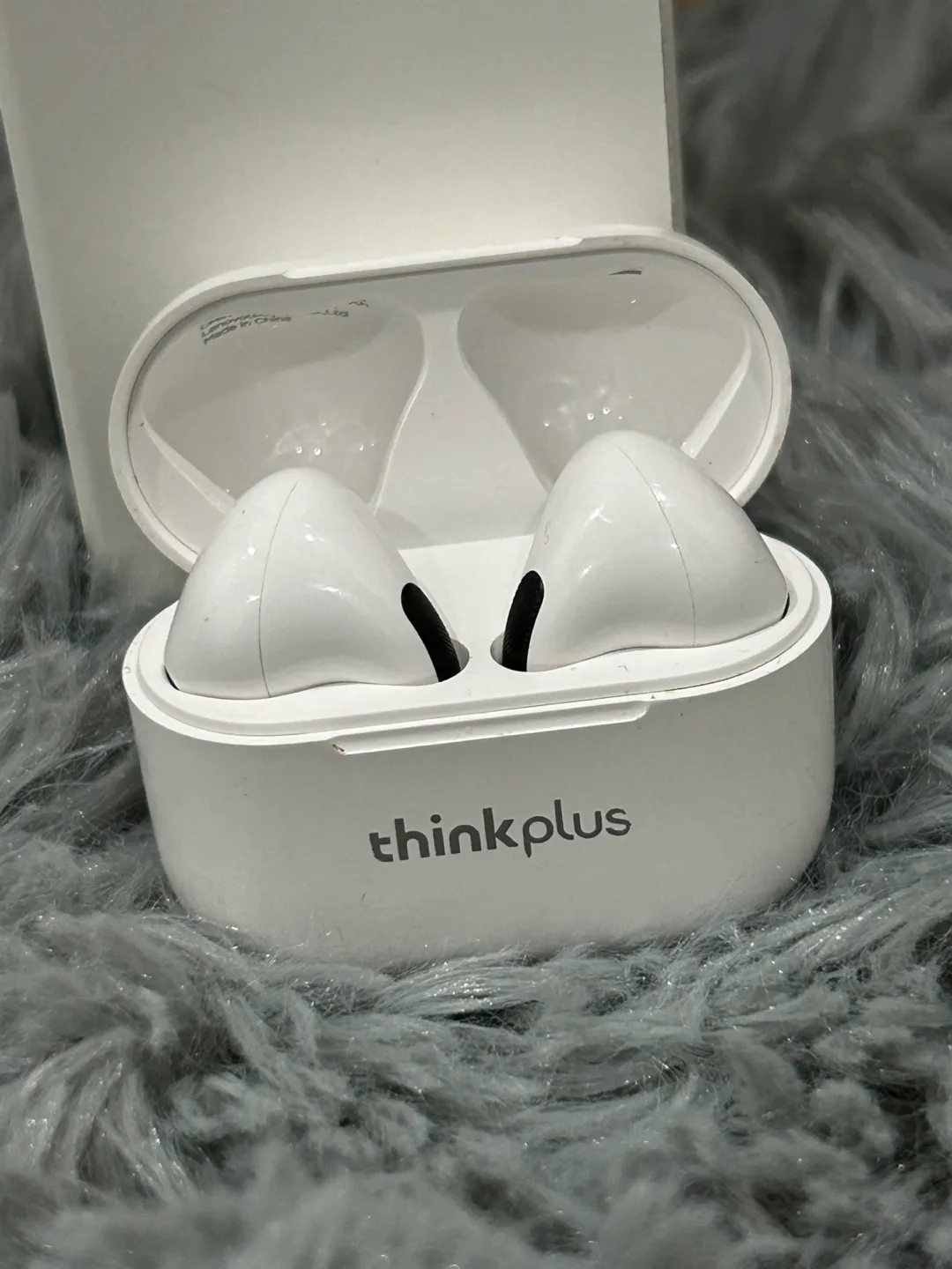 Lenovo ThinkPlus Wireless Earbuds image indicator(2)