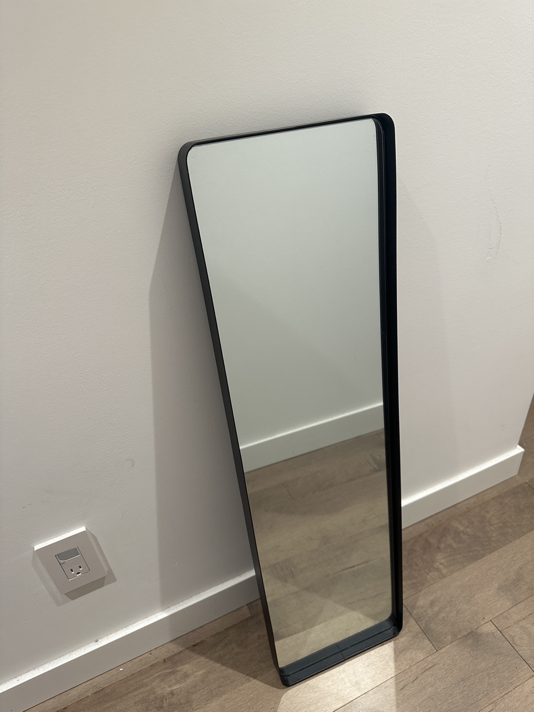 Modern wall mirror