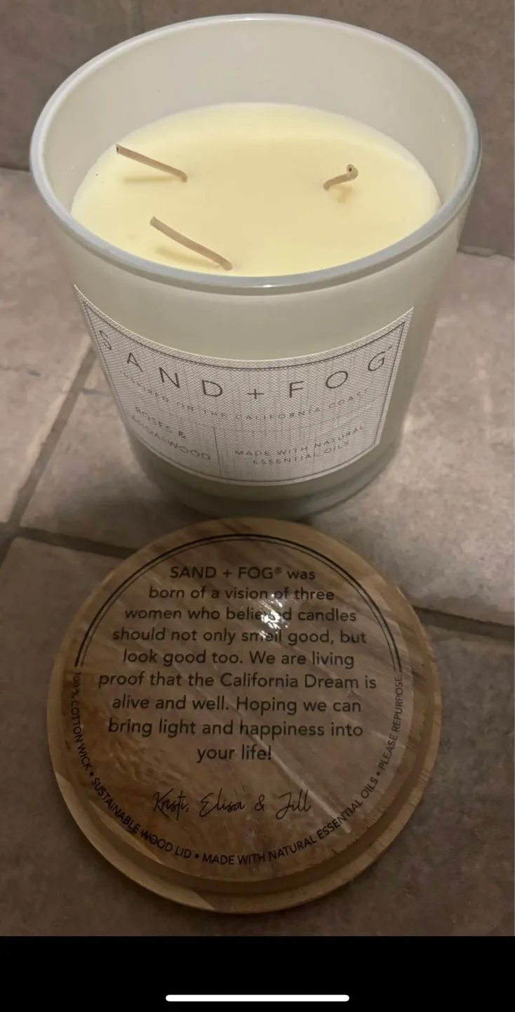 Sand + Fog Candles Roses & Sandalwood image indicator(3)