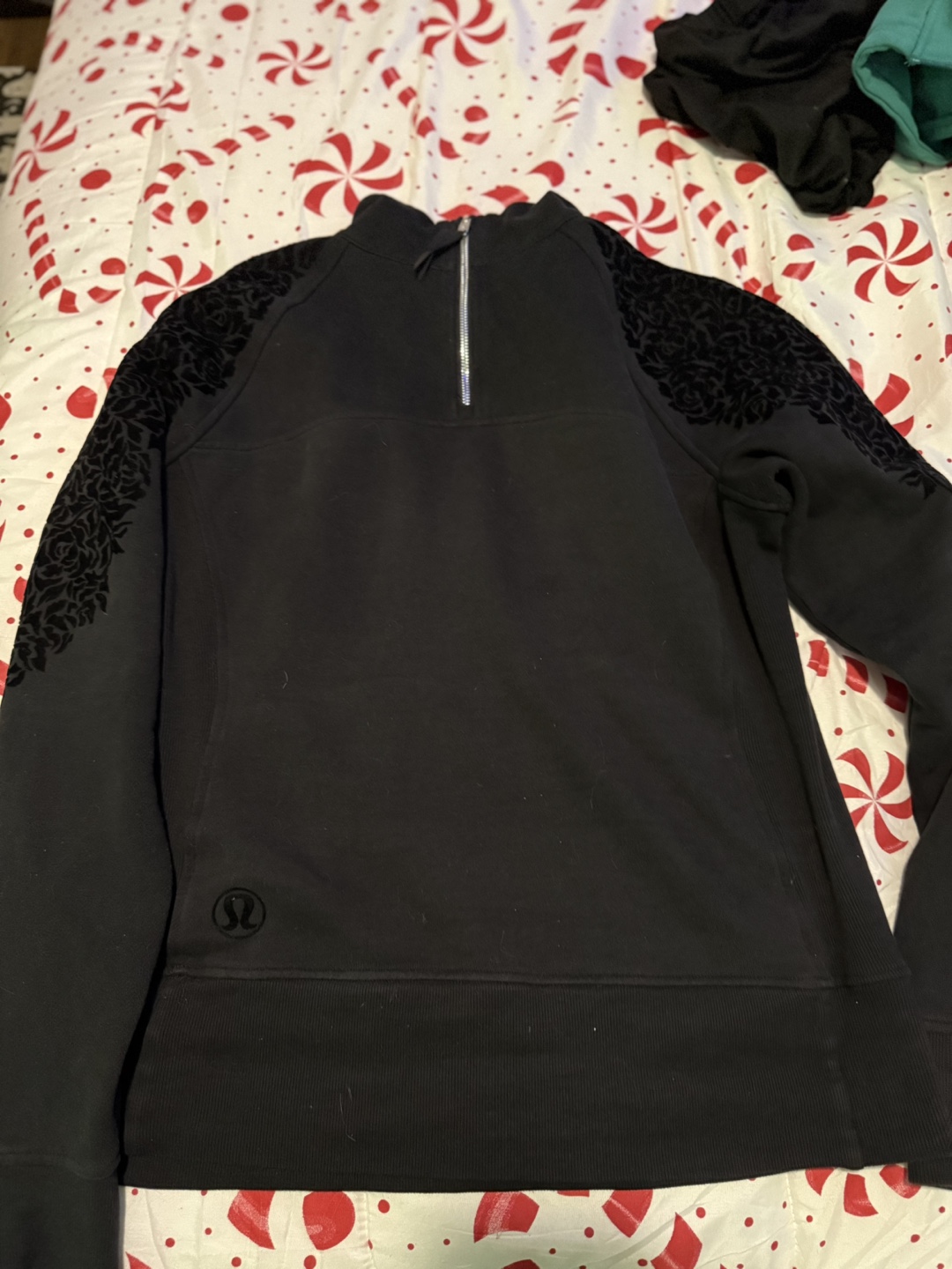 Lululemon Black Velvet Detailed Long Sleeve Top - photo 3