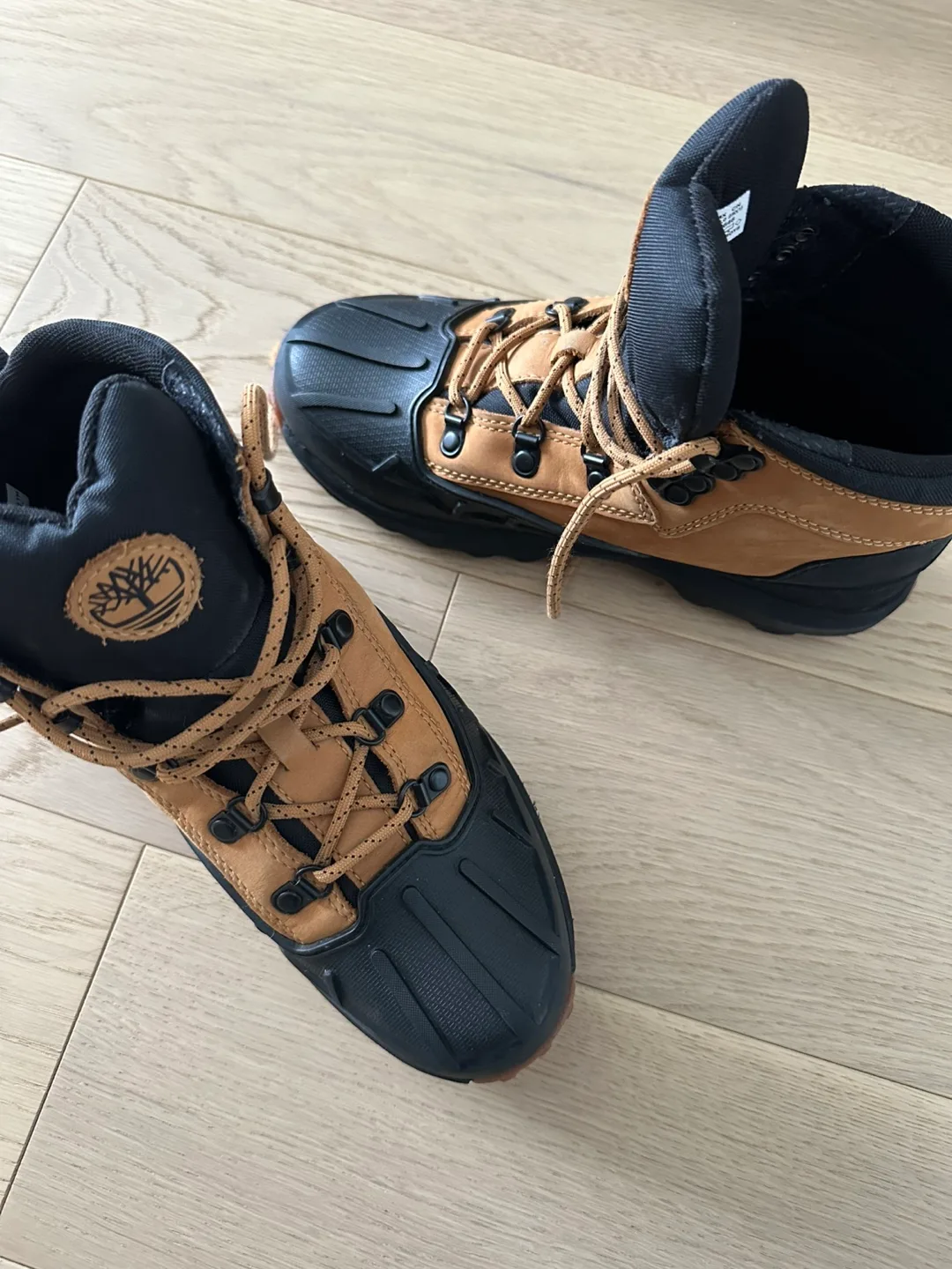 Timberland Boys' Boots Size 5 (US) image indicator(2)