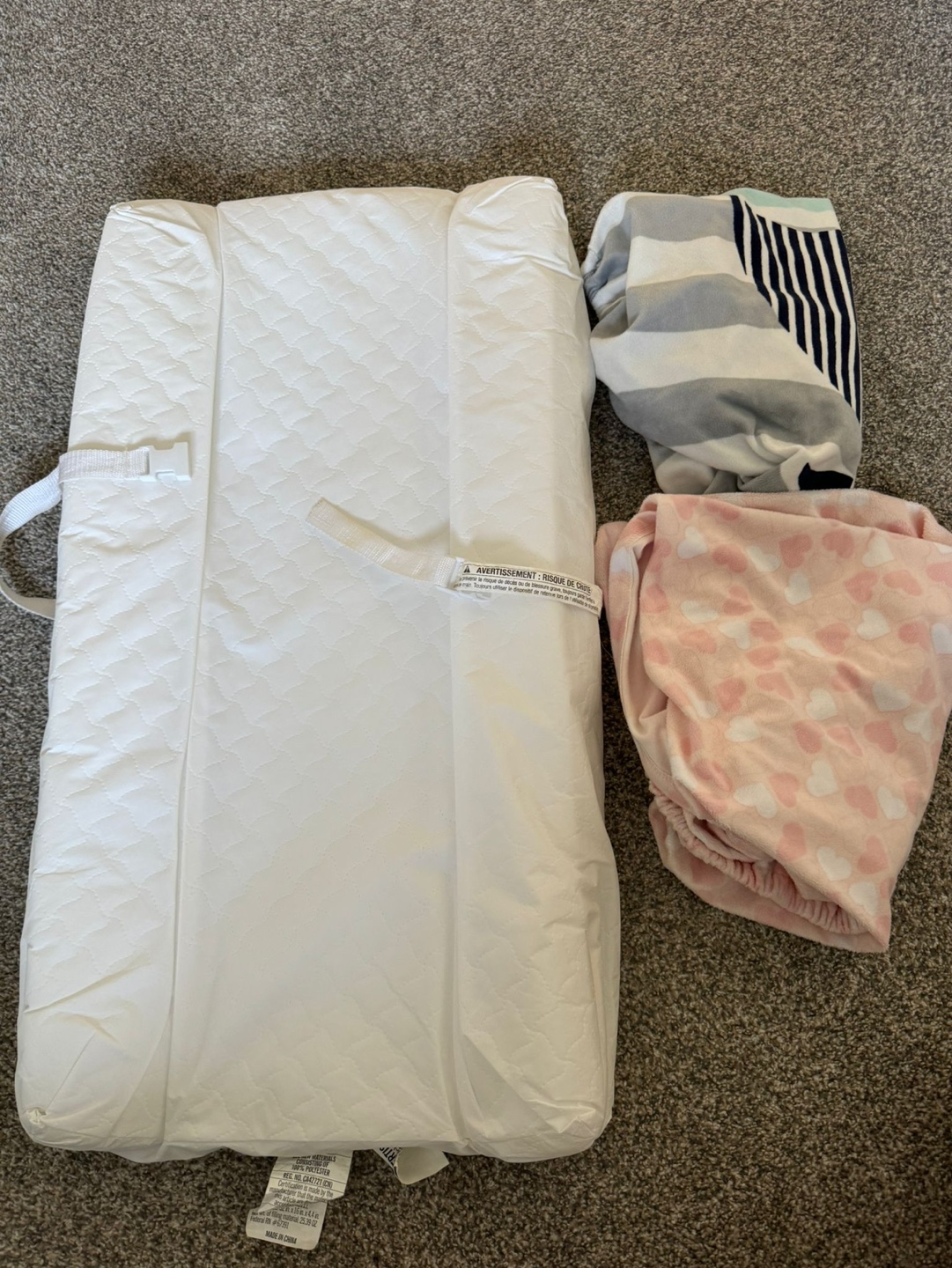 Baby Changing Pad with 2 Covers - photo 3