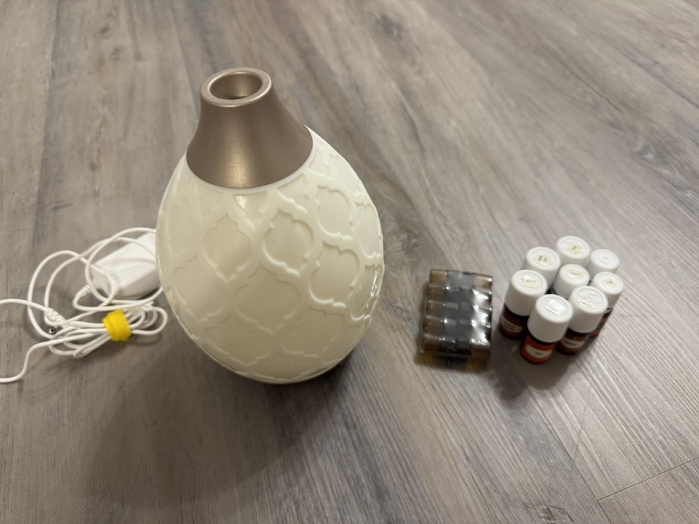 Young Living Diffuser and Essential Oils - photo 3