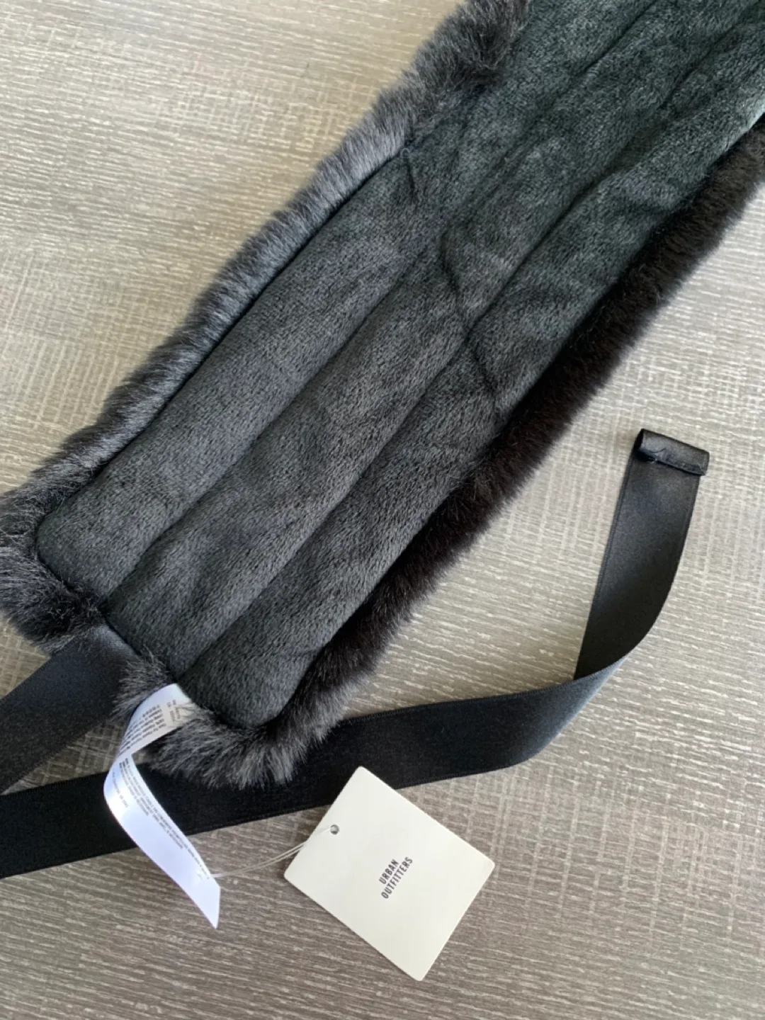 Urban Outfitters Faux Fur Neck Warmer❄️ image indicator(4)