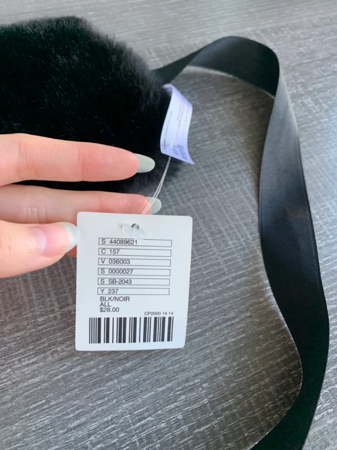 Urban Outfitters Faux Fur Neck Warmer❄️ image indicator(3)