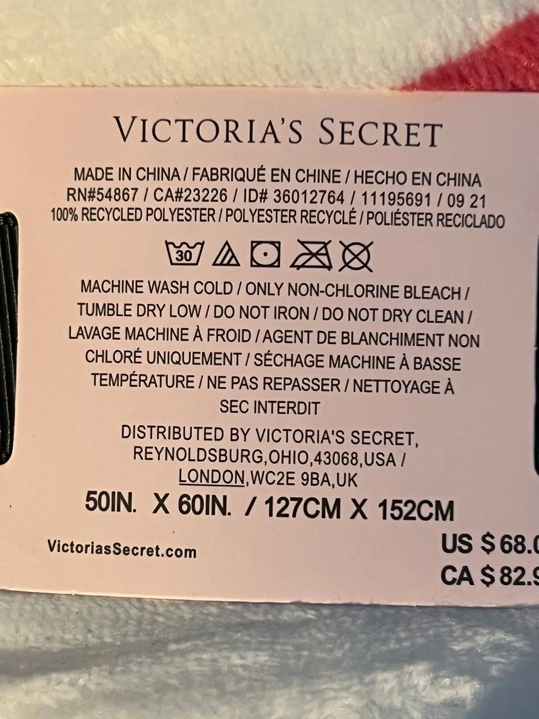 Victoria's Secret Sherpa Blanket with Hearts image indicator(3)