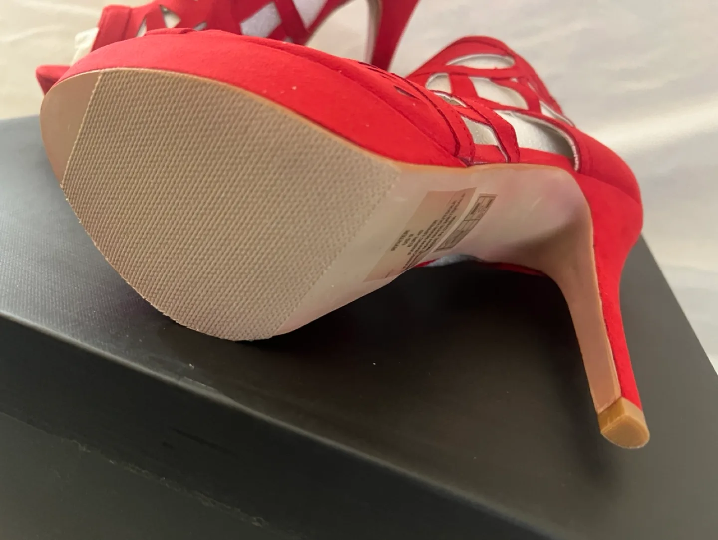 Red Cut-Out Platform Heels image indicator(4)