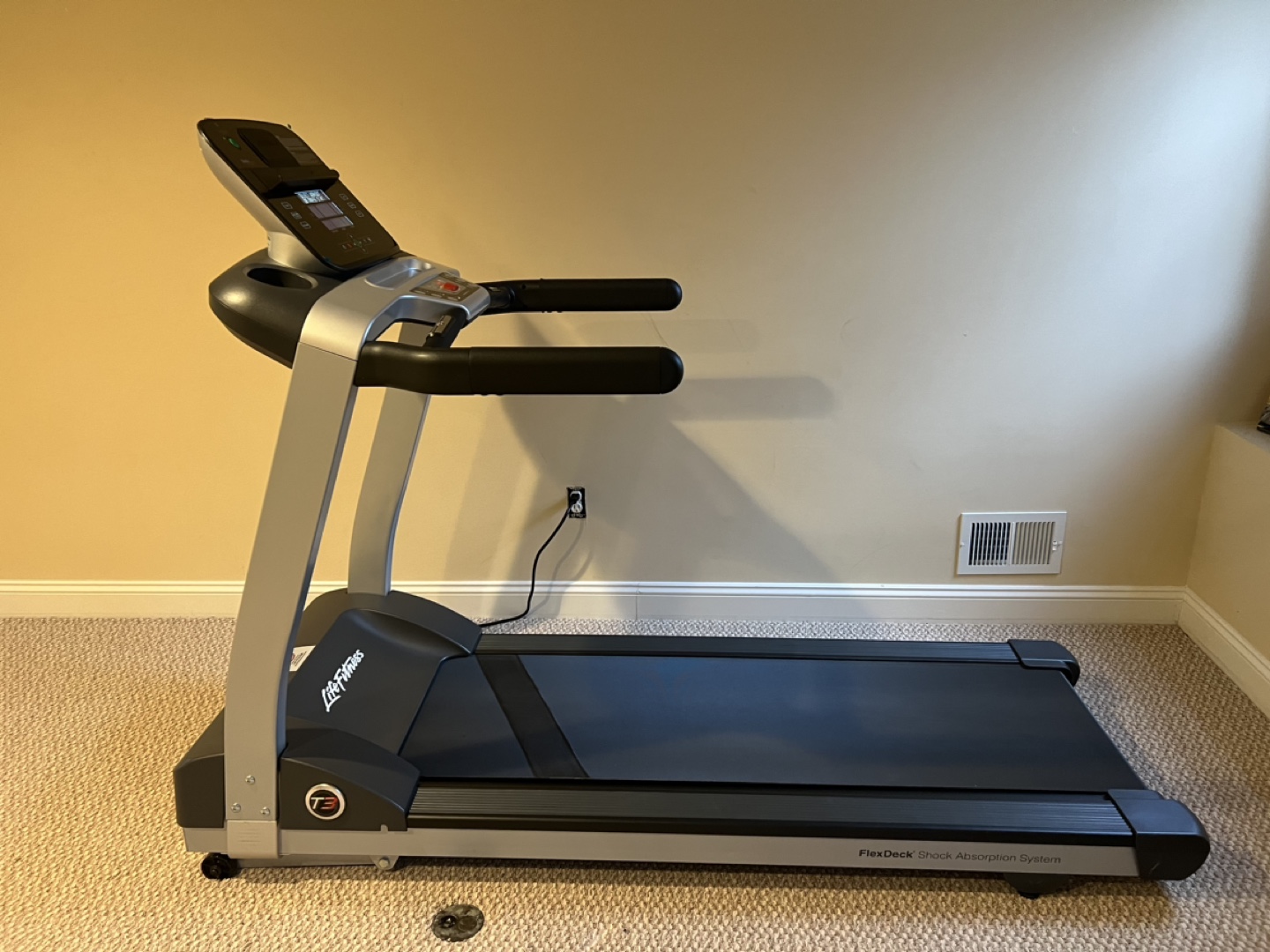 Life Fitness Treadmill - photo 3