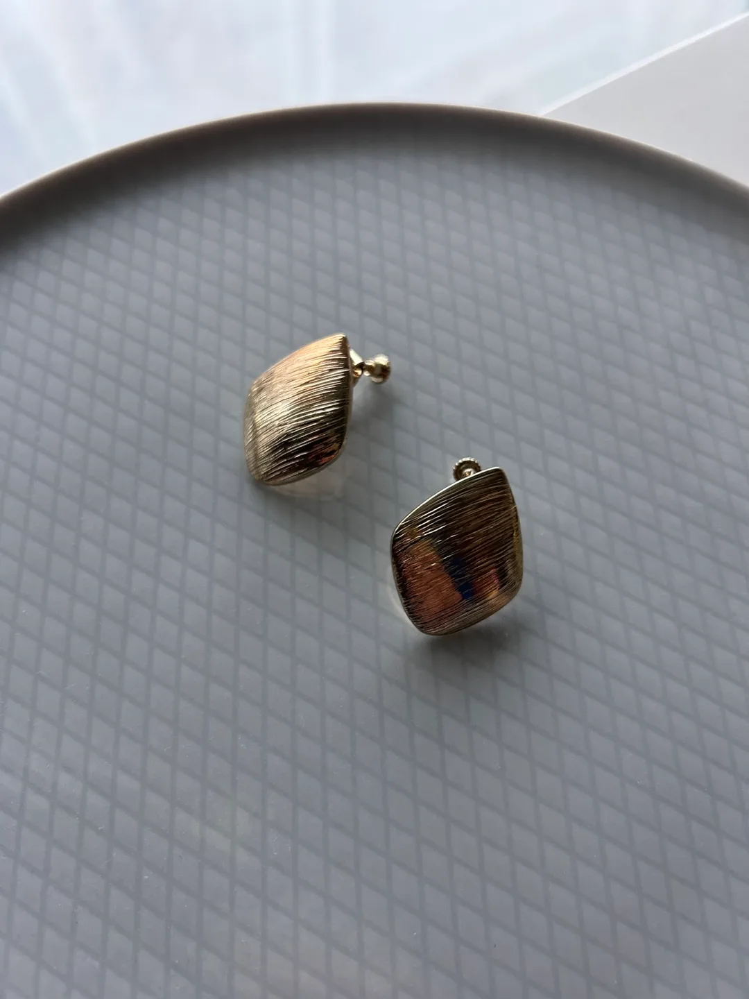 Gold Tone Clip On Earrings image indicator(2)