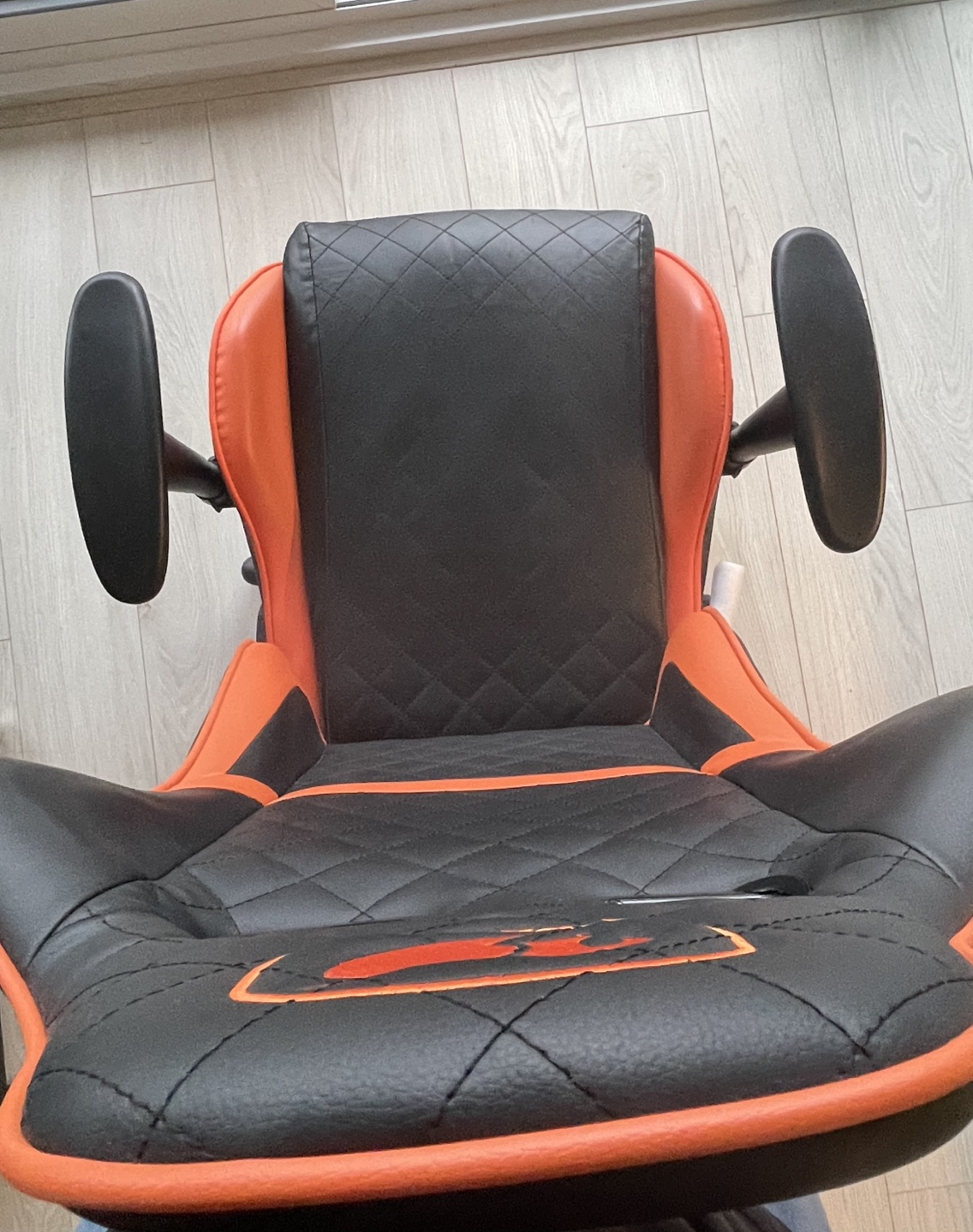 COUGAR Gaming Chair - Great Condition - photo 3