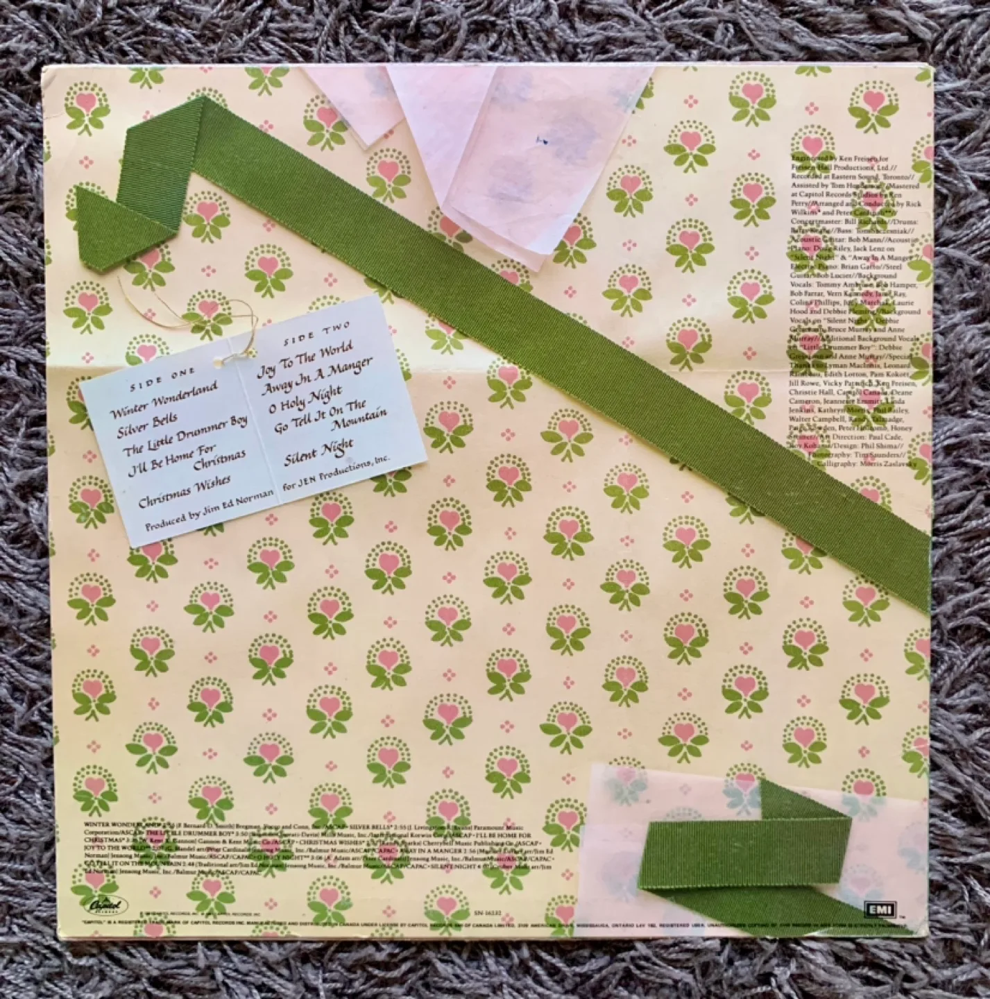 Anne Murray - Christmas Wishes Record image indicator(2)