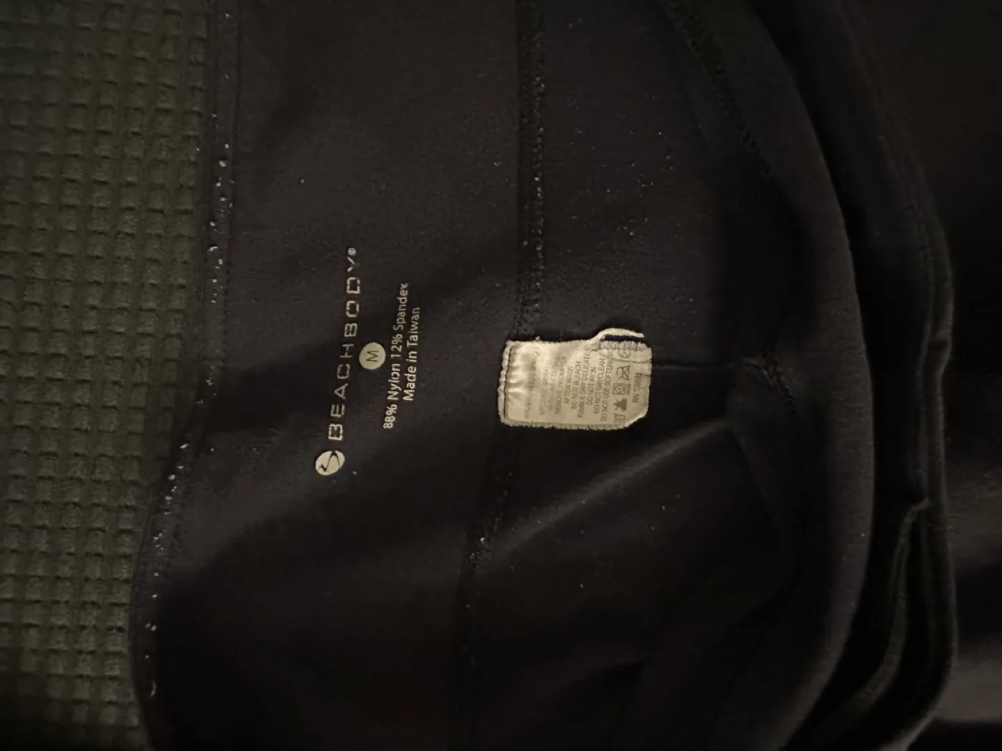 Workout crop leggings image indicator(3)