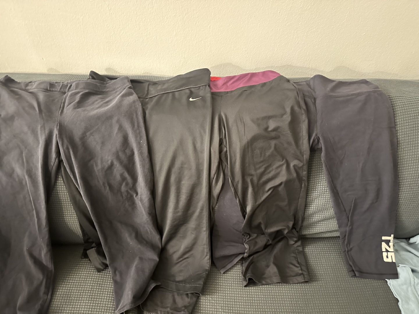 Workout crop leggings - photo 2