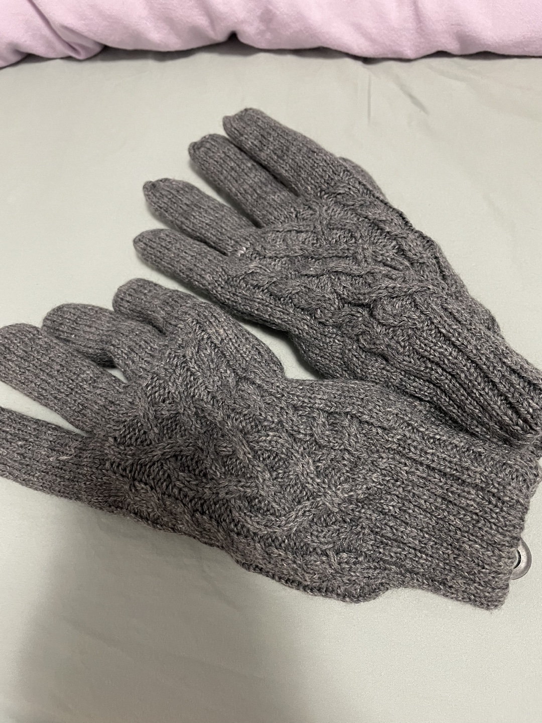 Grey Cable Knit Gloves with Fleece Lining